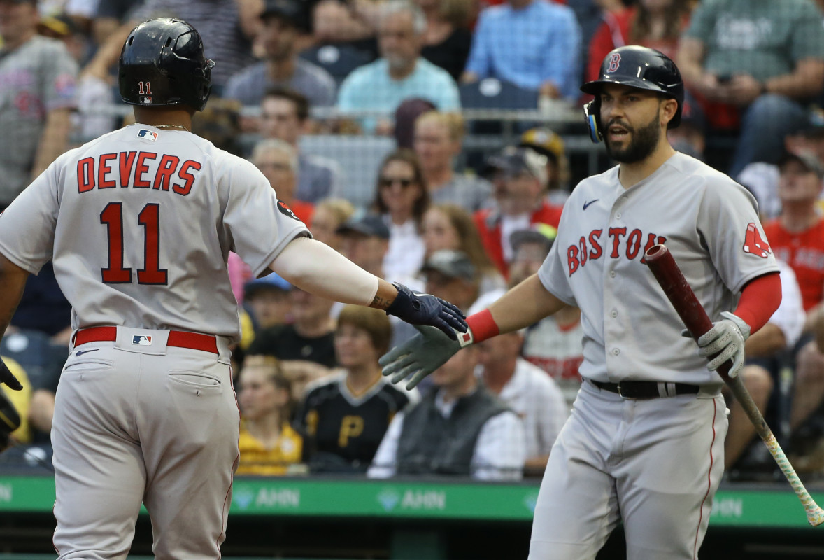 Eric Hosmer criticizes Craig Breslow for Rafael Devers