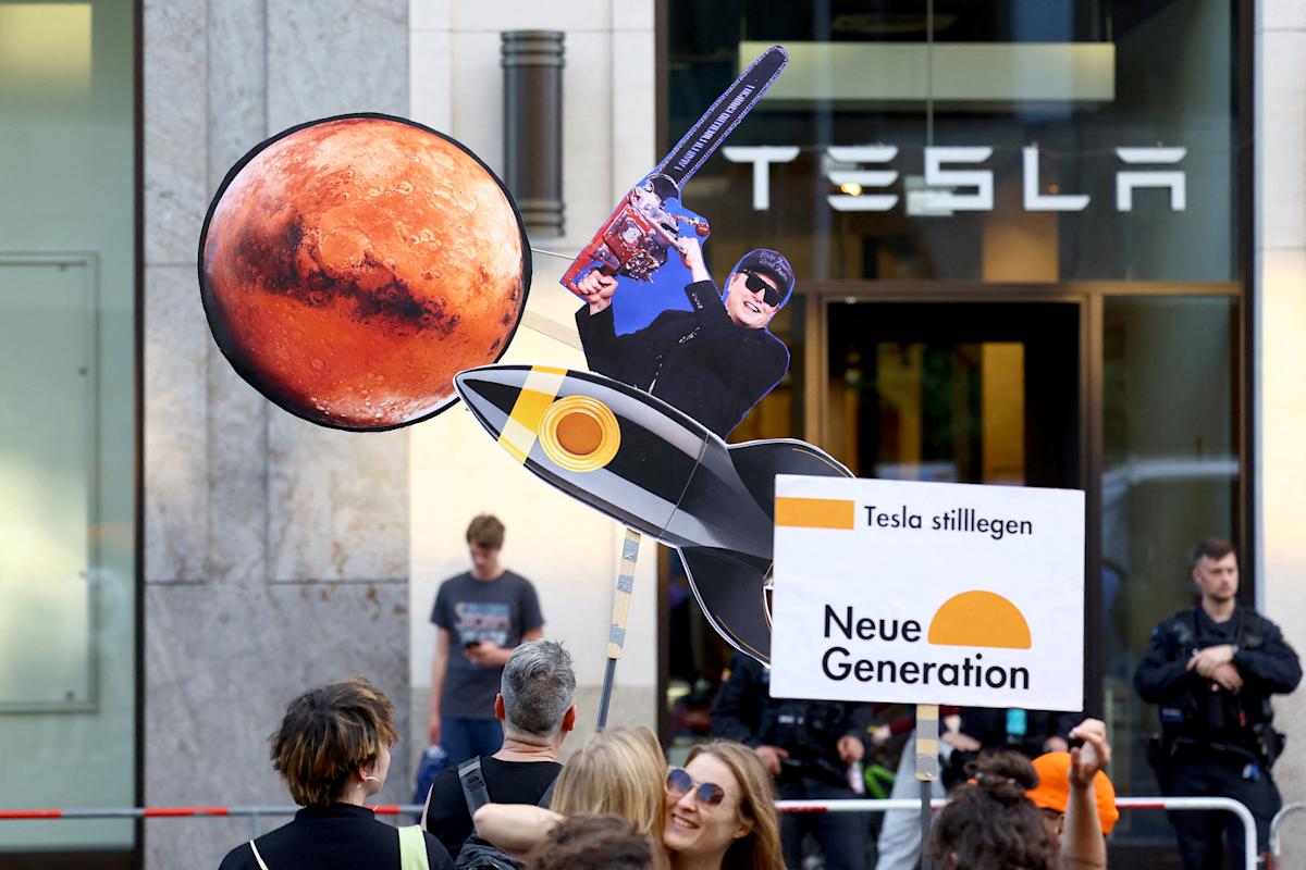 Europeans continue to avoid Tesla as April sales investment