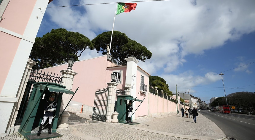 Faça imediatamente. Primeiro -ministro do Partido Presidencial dos Oct