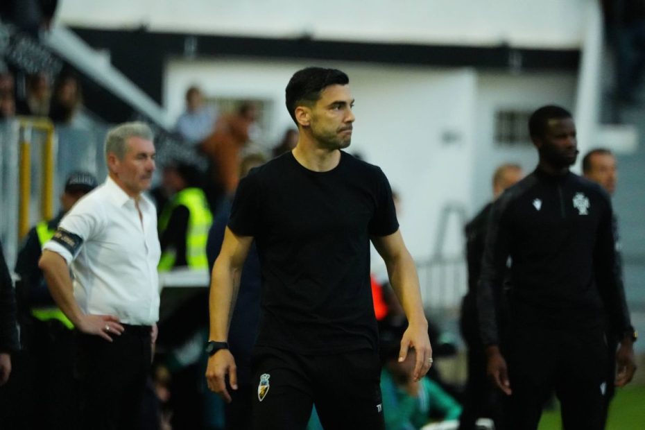 Farense: a situação de Tozé Marco foi resolvida
