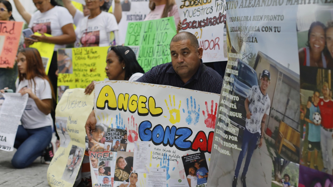 Federal Judge OKS Deport Venezuelans Using Foreign Enemy Act: NPR