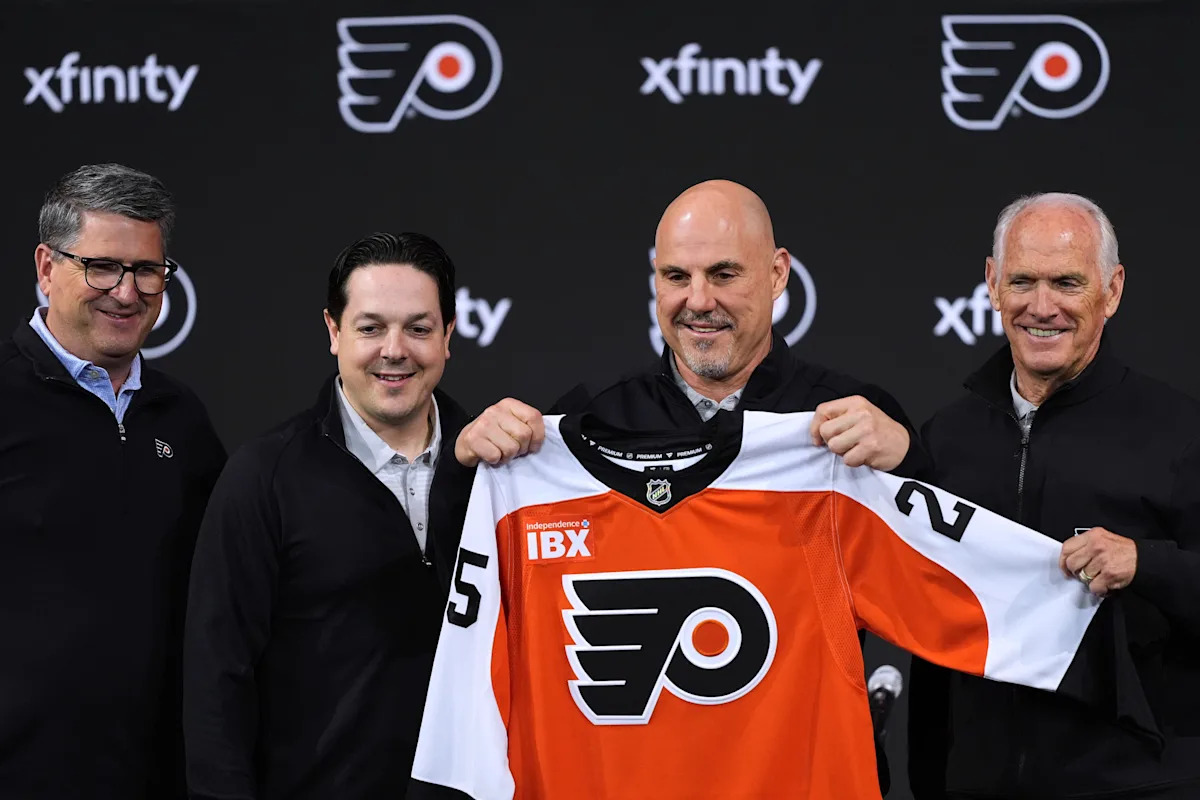 Flyers call Rick Tocchet the head coach
