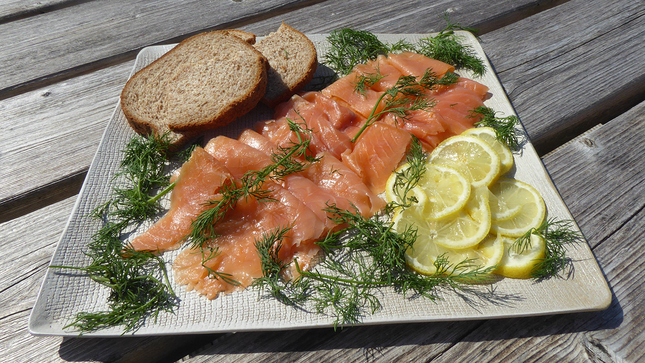 Food business can provide free of charge for the right couple willing to move to Scotland Island