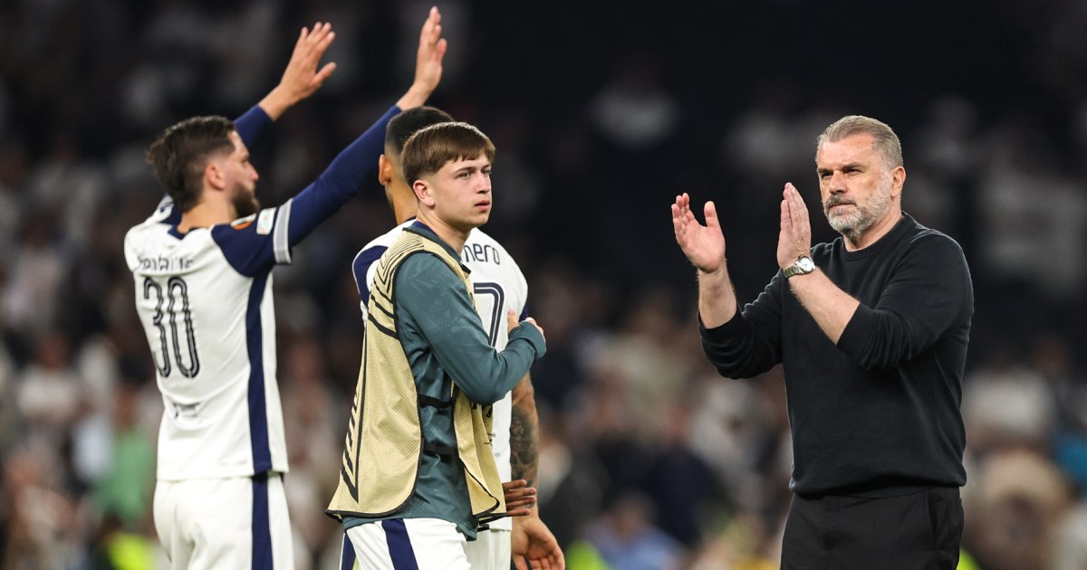Football Manager on the Edge of Big Championship – Losing Job