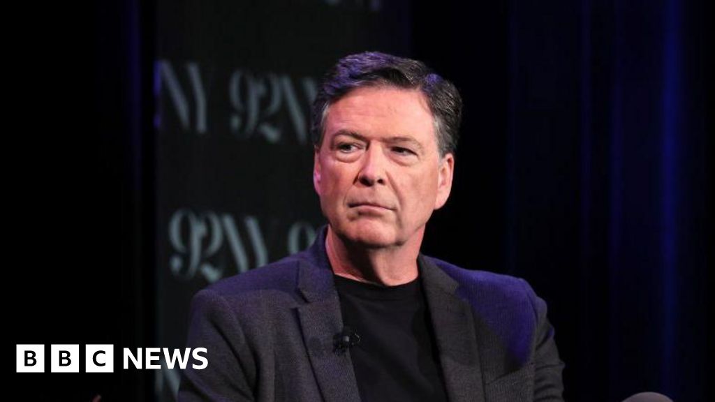 Former FBI boss investigates Shell photos, seen as a threat to Trump