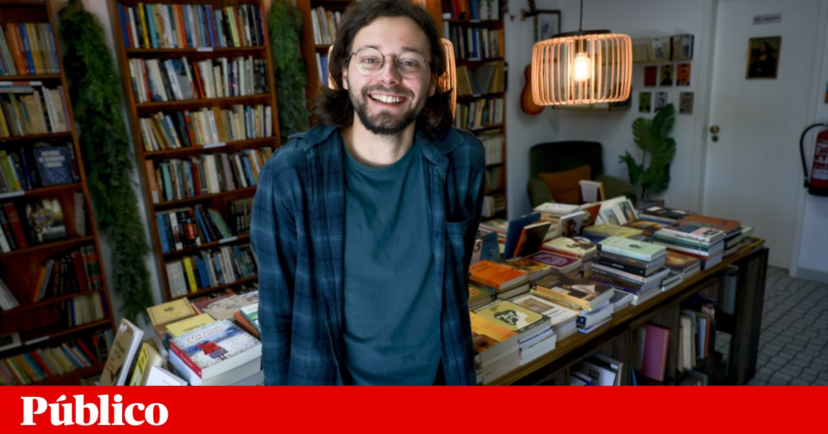 Frederico adicionou 10.000 livros na garagem e agora abre uma livraria em Miraflores | Oiras