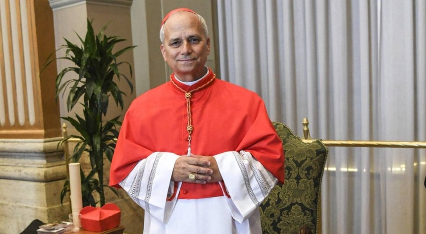 Fumaça branca do Vaticano. O cardeal chegou a um consenso e escolheu o novo papa