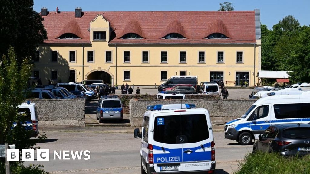 Germany bans extremist movements and arrests Peter himself called “king”