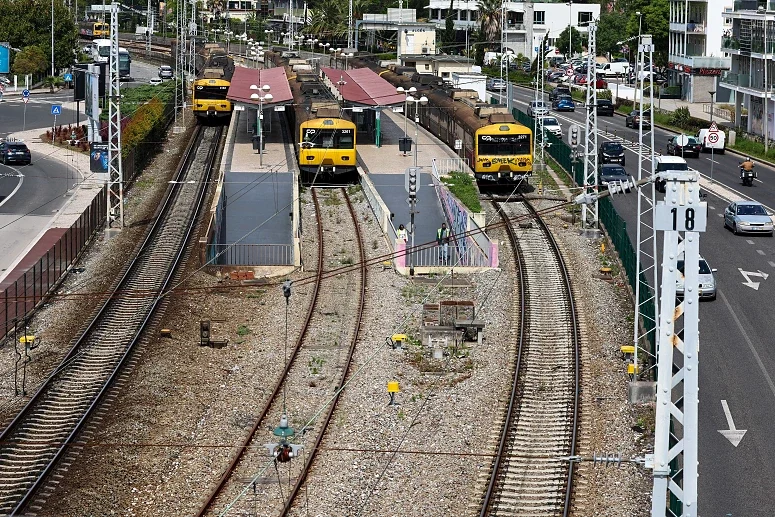 Greve mecânica cancelou 36,6% dos trens até o meio dia