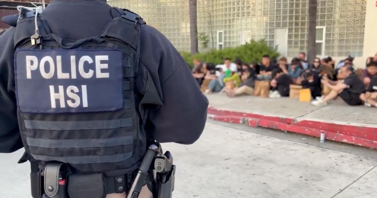HSI RAIDS nightclub, arrest 36 people accused of illegally being by our side