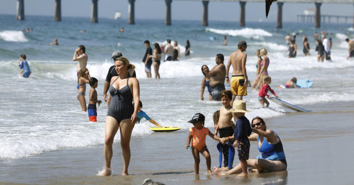 Heat Wave heads to SoCal on Tuesday. The temperature may reach three digits