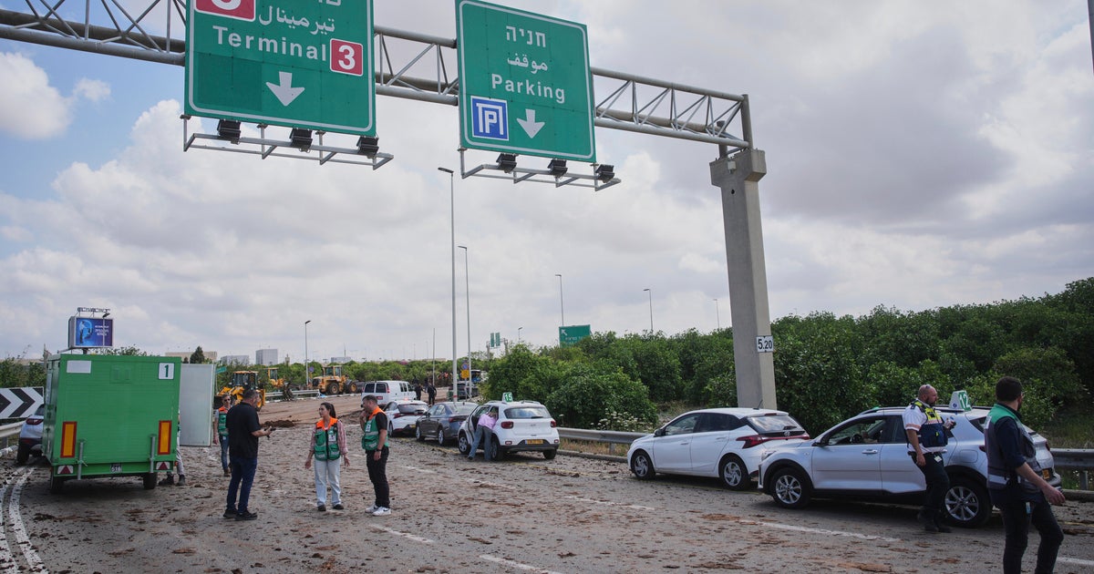 Houthi missile launch stops flights at major Israeli airports