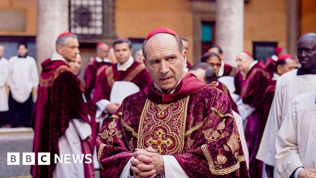 How the movie is illuminated on the secret way to choose a pope