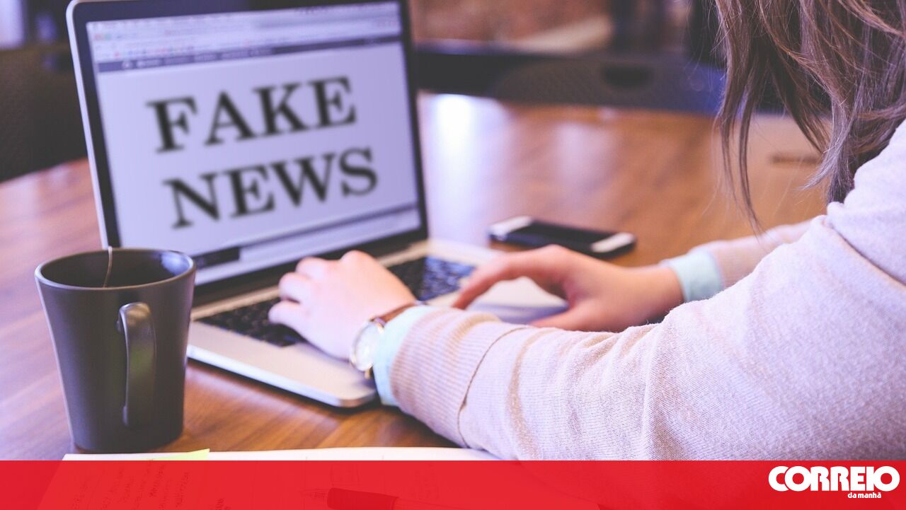 Mensagem de erro de aviso de repórter sem telhado – mídia de TV