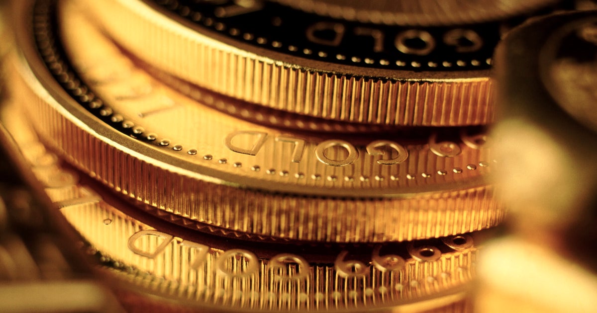 Invest in gold now? These are 4 expert-driven strategies.