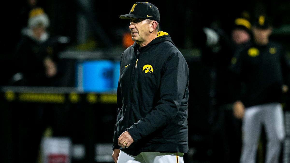 Iowa Baseball Drop Series Opening Game with Washington