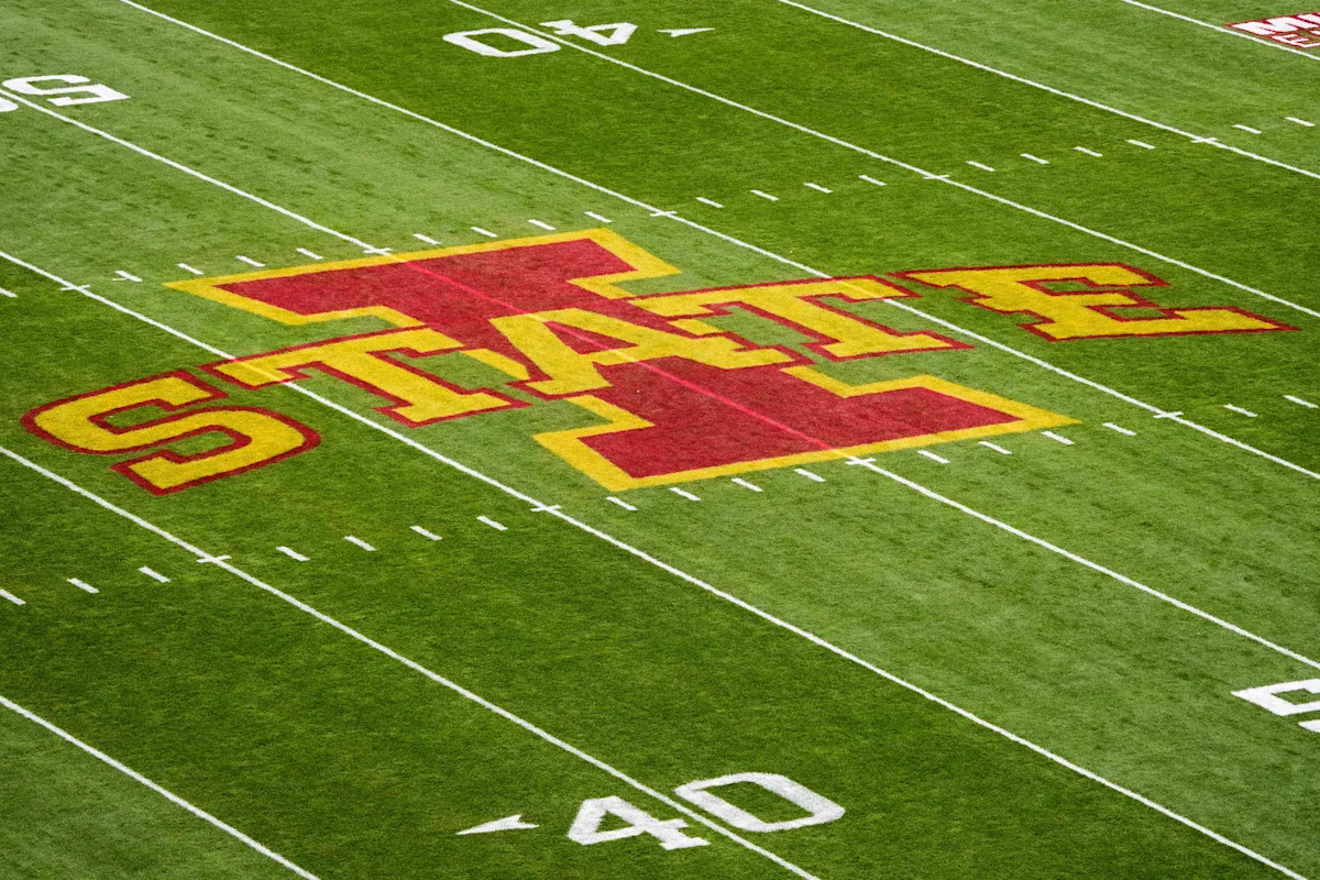 Iowa NCAA, negotiates sports betting discipline for 5 football support staff