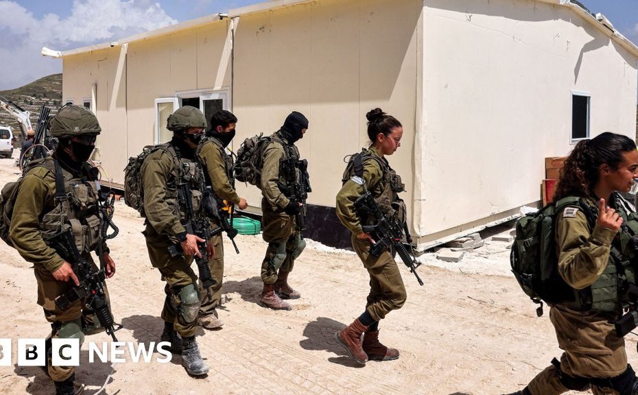 Israel announces massive expansion of settlements in occupied Western Bank