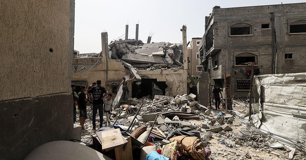 Israel strikes Pointe Gaza, killing dozens of people, forcing a major hospital to close