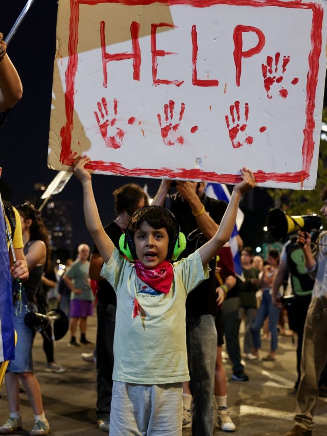 Israeli protesters in Tel Aviv demand an end to war against Gaza | Israel – Palestinian conflict news