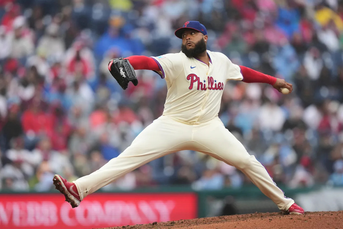 José Alvarado, who went forward without pause