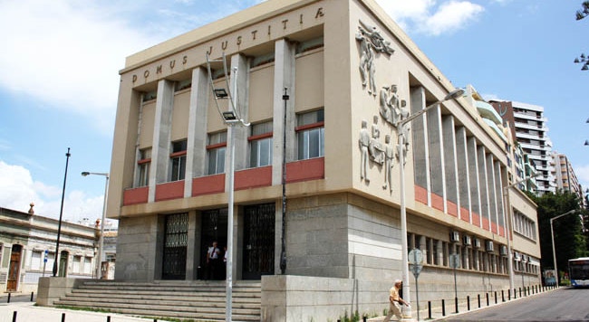 Jovem que matou seu pai em Tavira foi condenado a cinco anos de liberdade condicional