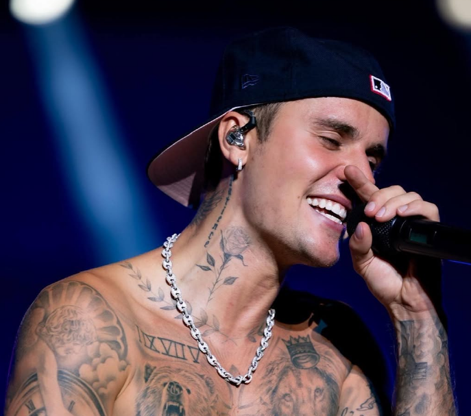 Justin Bieber deve ex -agentes mais de 8 milhões. Justin Bieber