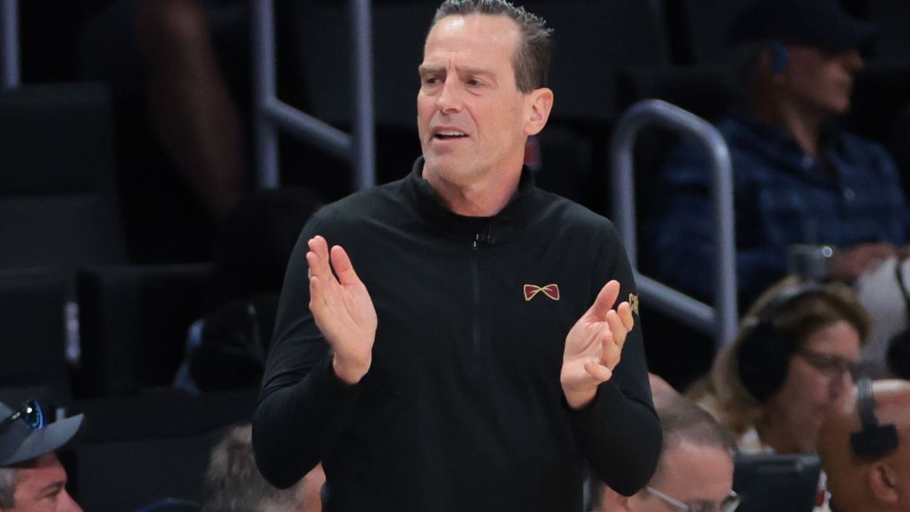 Kenny Atkinson of the Cavaliers wins NBA Coach of the Year Award