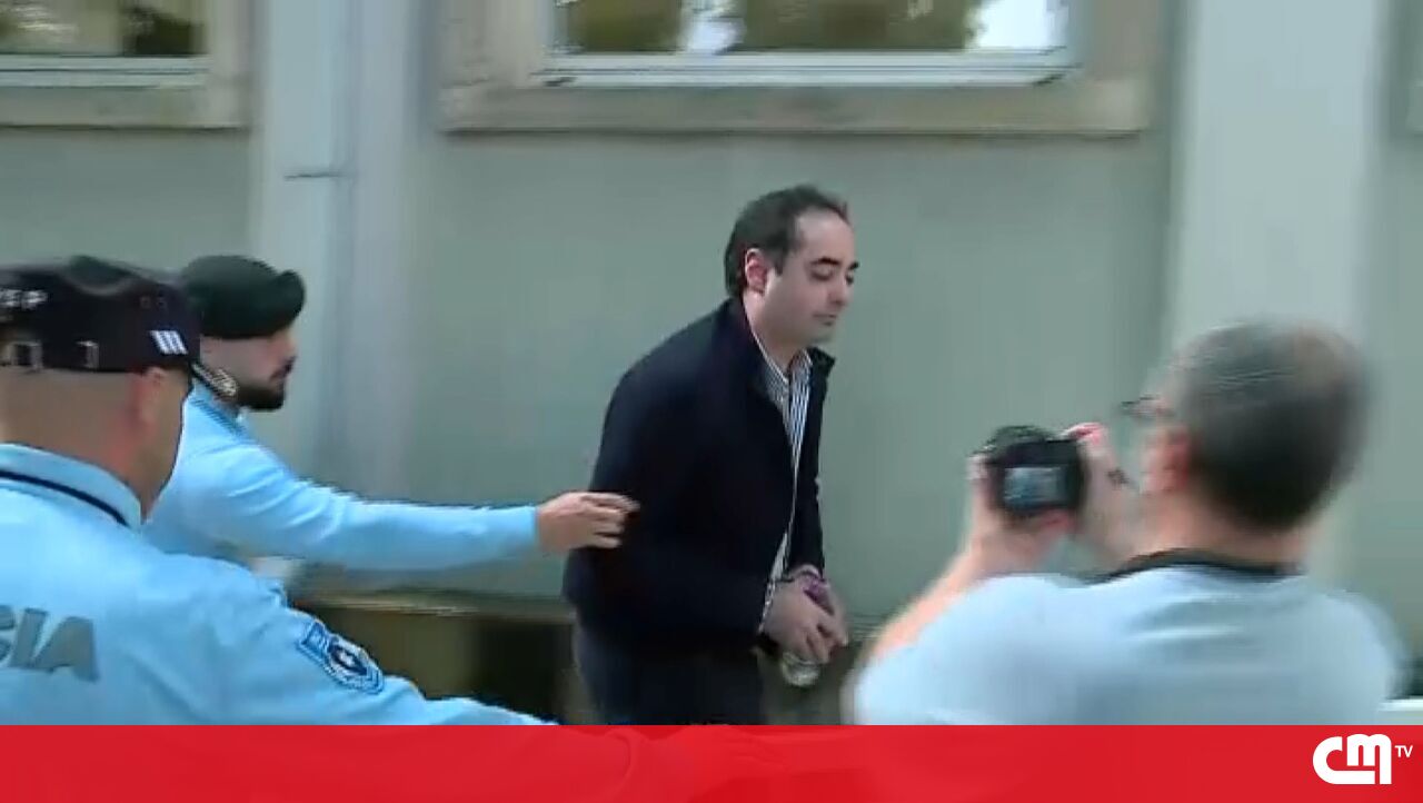 “Killer! Você deveria ir para a cadeia”: Insult Fernando Valente quando chegou ao tribunal – Vídeo