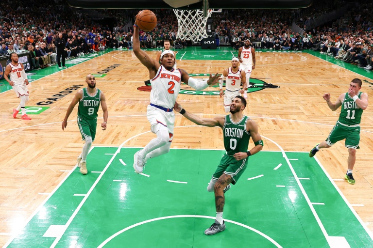 Knicks eliminate another 20-point deficit to beat the Celtics