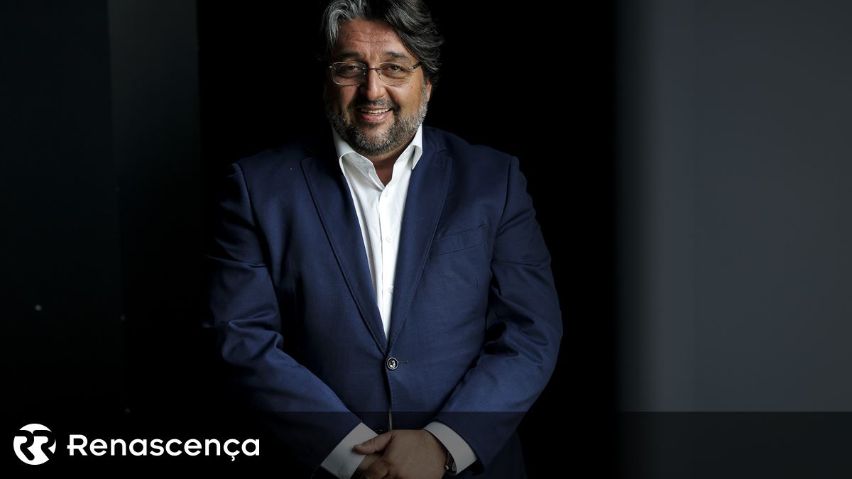Leão pediu “foco” no município e recomendou que o PS fosse desconectado da cadeia “esquerda”.