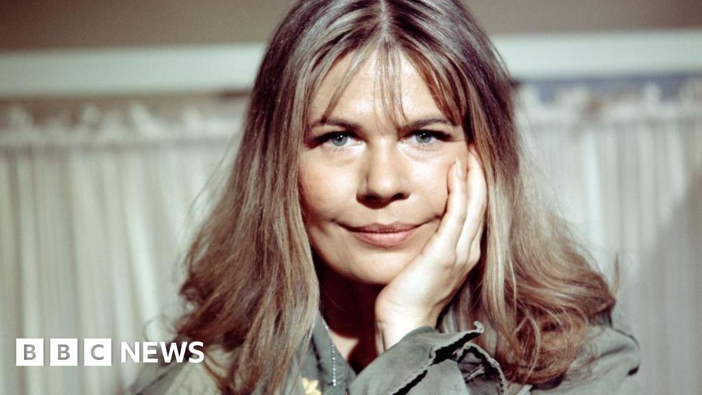M*A*S*H actress Loretta Swit dies 87 years old