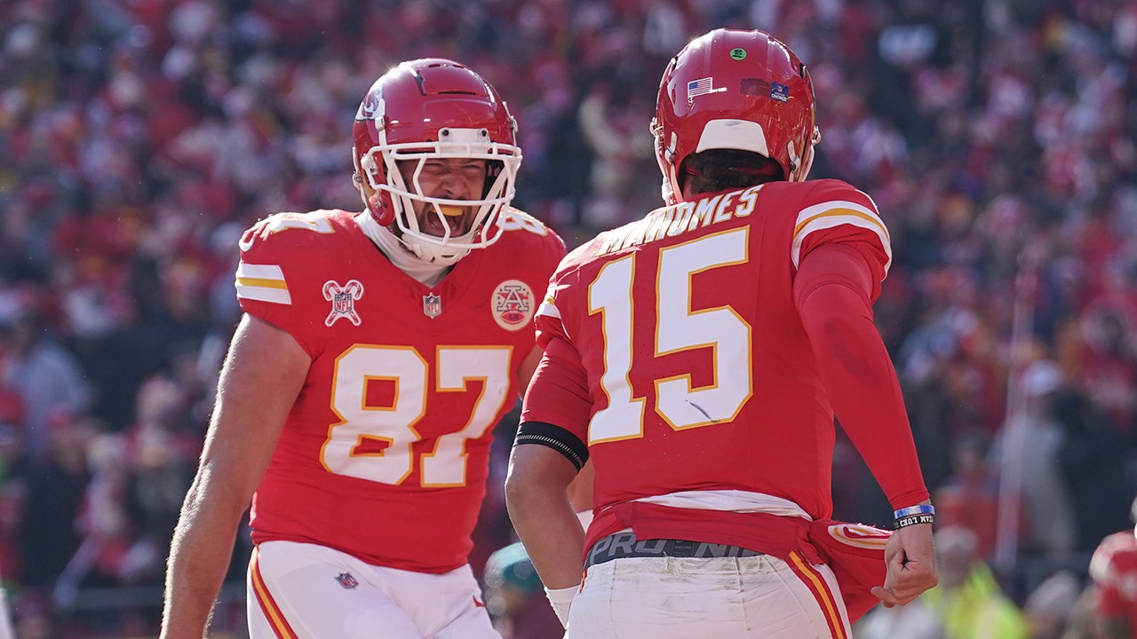 Mahomes says Kyles doesn't seem to be a player who retires soon