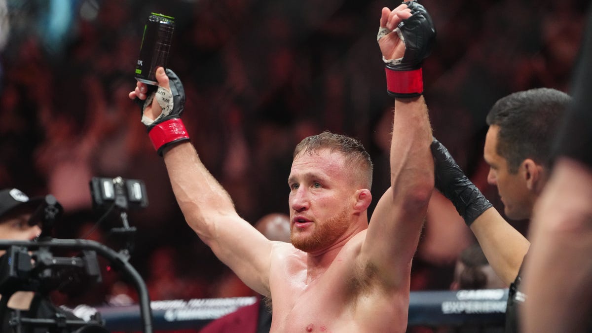 Manager pitching Justin Gaethje vs. topuria-oliveira champion