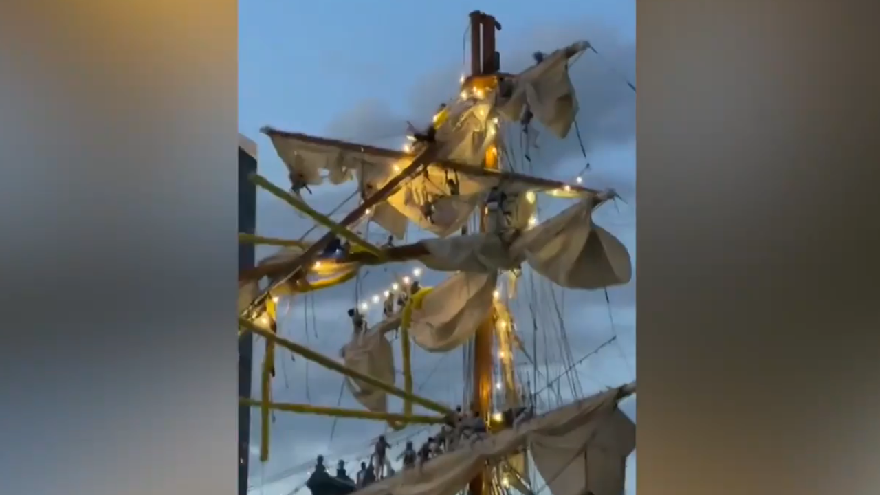 Mexican naval ship crash in Brooklyn Bridge kills 2 sailors, crew member hangs to death