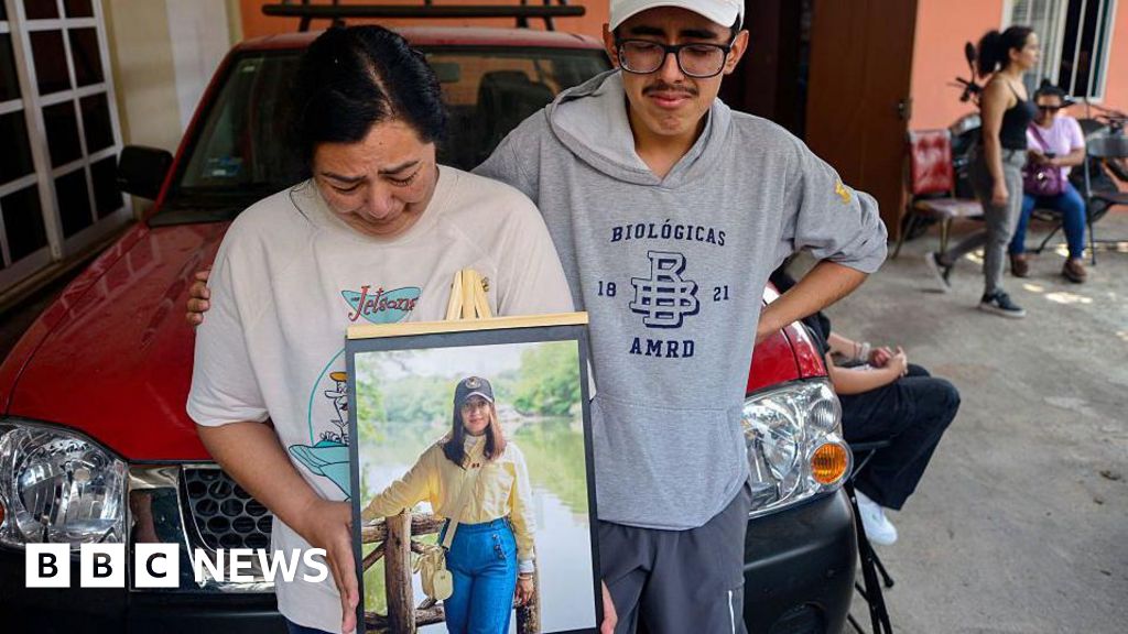 Mexico mourns the killing of naval cadets
