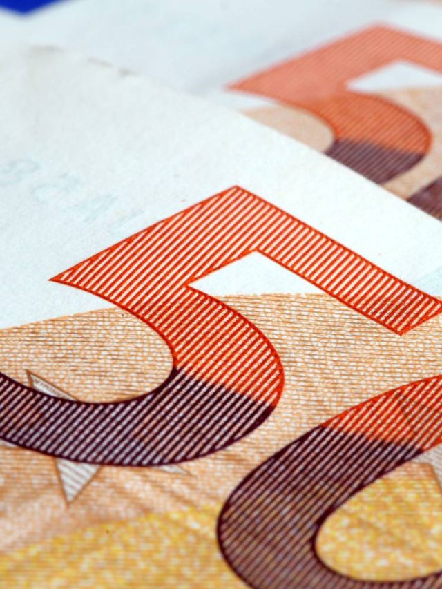 Milhares de pessoas aparecem na Bulgária contra o euros de 2026