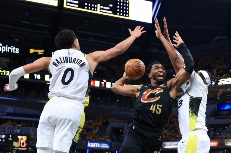 Mitchell Magic Cavers on the Pacers (Cavers Packers) Nuggets Silence Thunder in Overtime