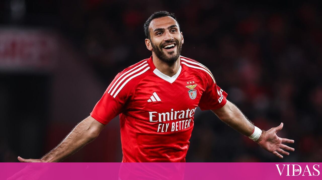 Momentos especiais em que Pavlidis mora com sua namorada antes do jogo do campeonato – último