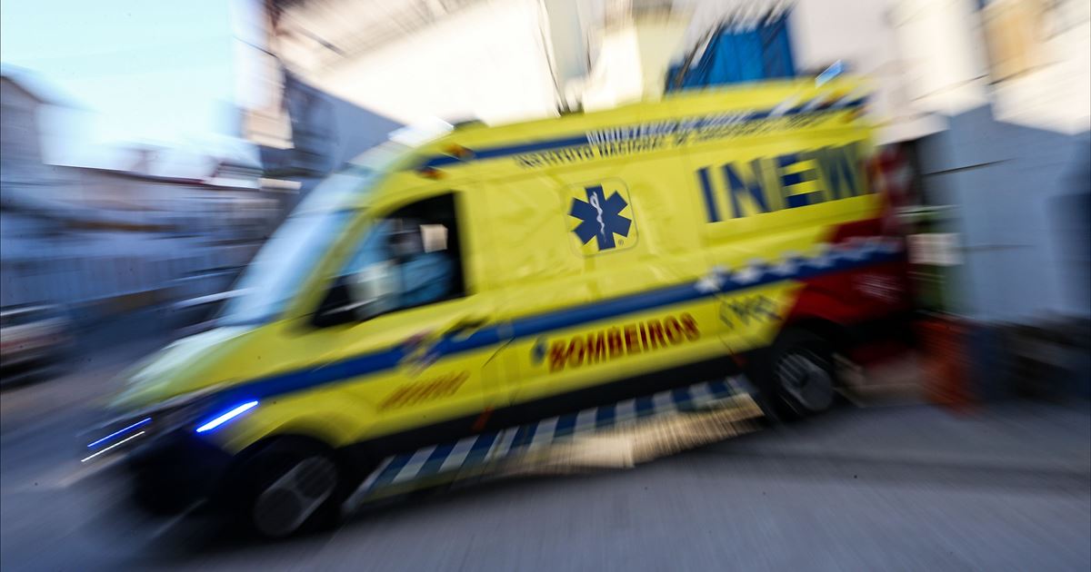 Morte durante uma queda de energia. Demorou 23 minutos para ajudar a primeira vez