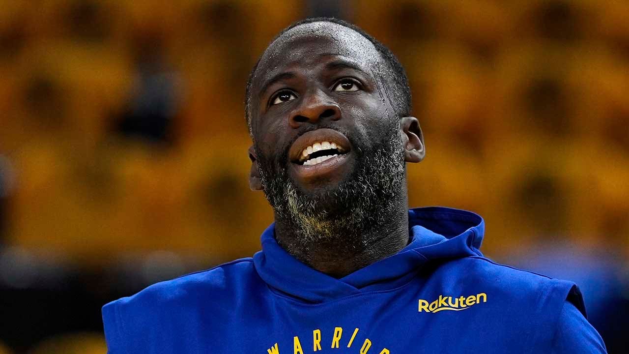NBA News: Reporter's photo of Warriors Draymond Green