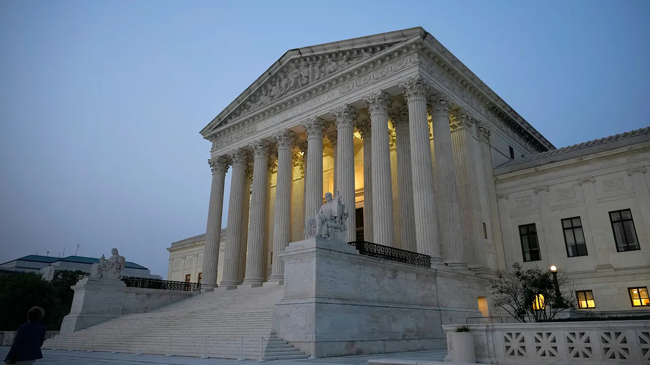 NCAA: Former football player opposes potential revenue sharing