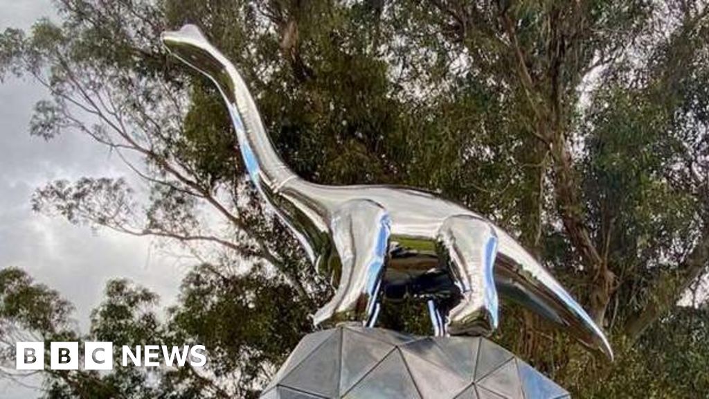 New Zealand dinosaur sculpture boom boom fuel debate