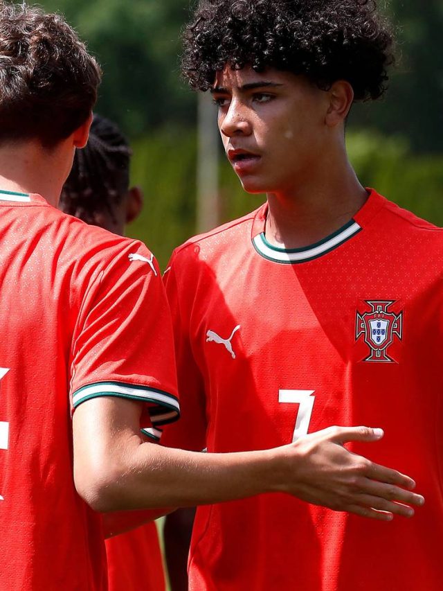 “No primeiro ano!” O filho de Cristiano Ronaldo fez sua estréia na seleção e fez muitas defesas