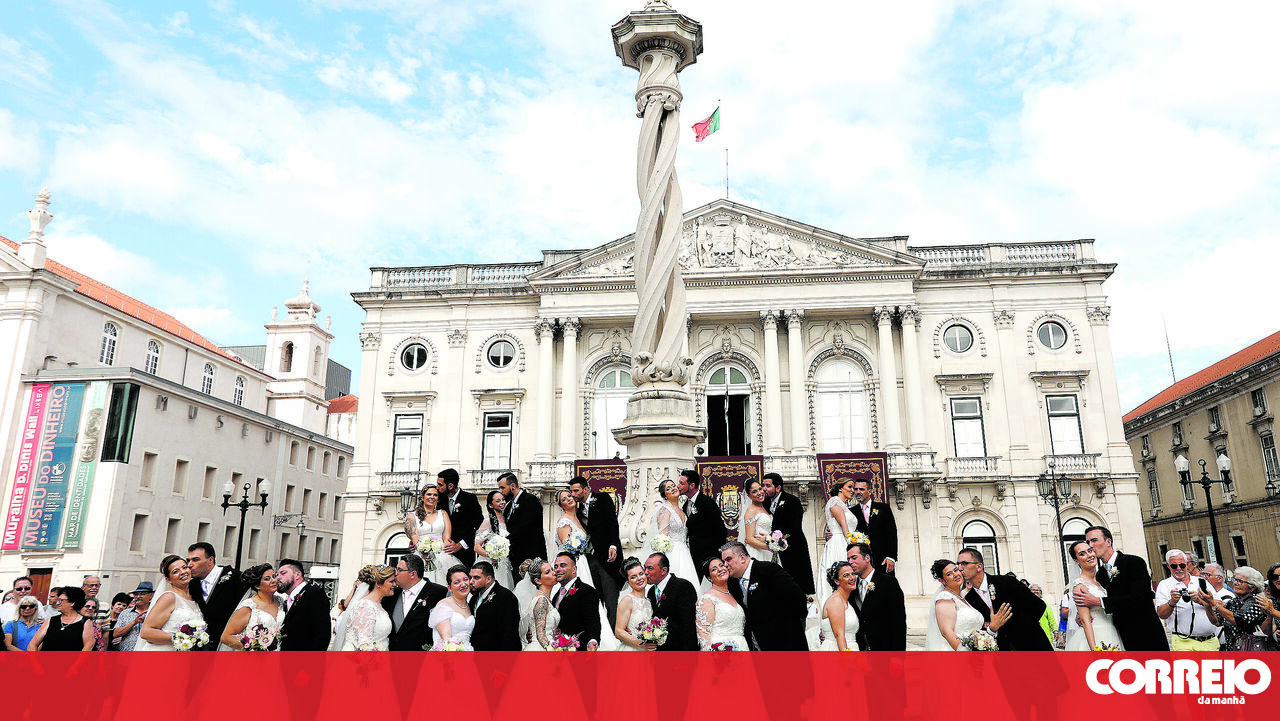 Noivo: casal de Santo António – Sociedade