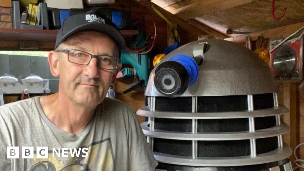Norfolk Doctor Who Fan brings joy with life-size Daleks