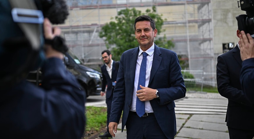 “Novo cenário político”. Rui Rocha sucumbiu à liderança de iniciativas liberais
