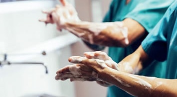 O ECDC aponta lacunas sérias na prevenção e controle de infecções nos cuidados em andamento