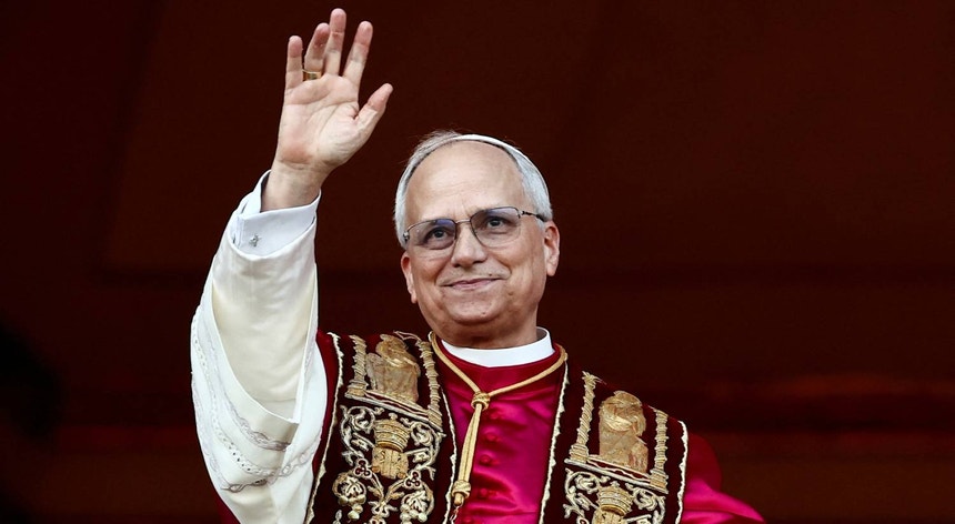 O Papa Leo 14. Robert Francis Prevost é o novo diretor da Igreja Católica
