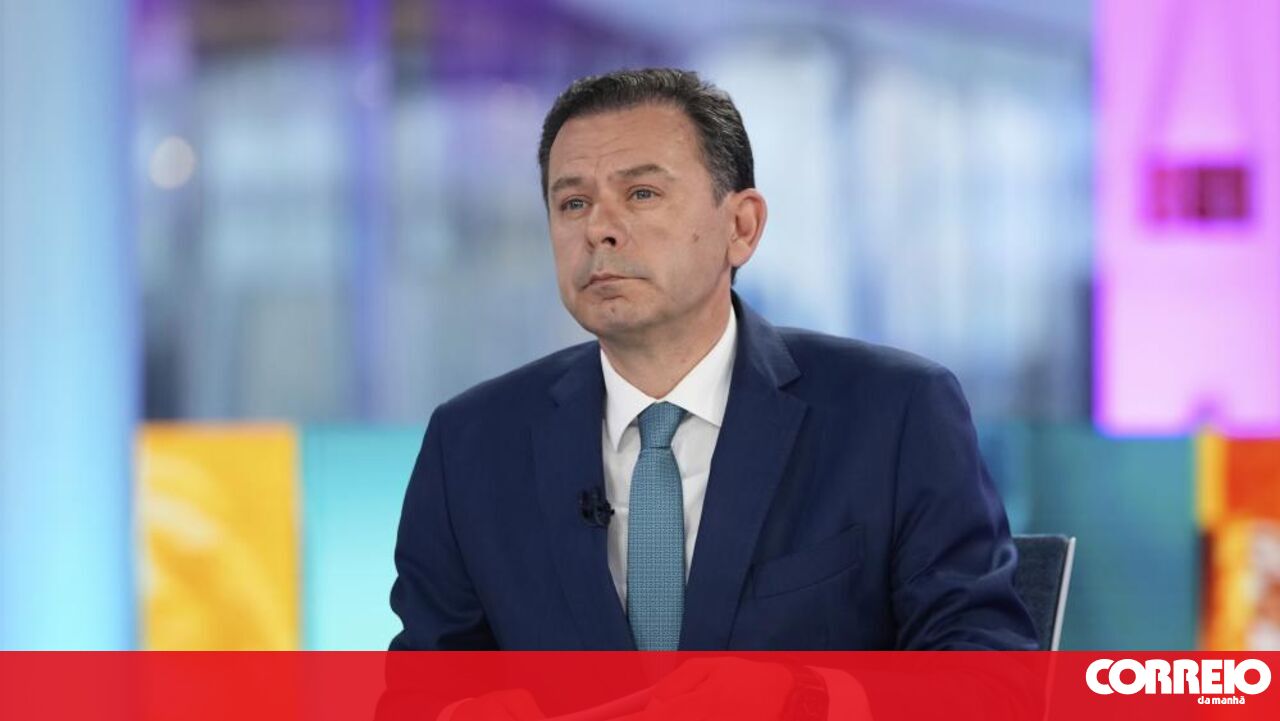 O chefe do PSD acusou de ter uma “atitude destrutiva” e “nem mesmo boa” – política